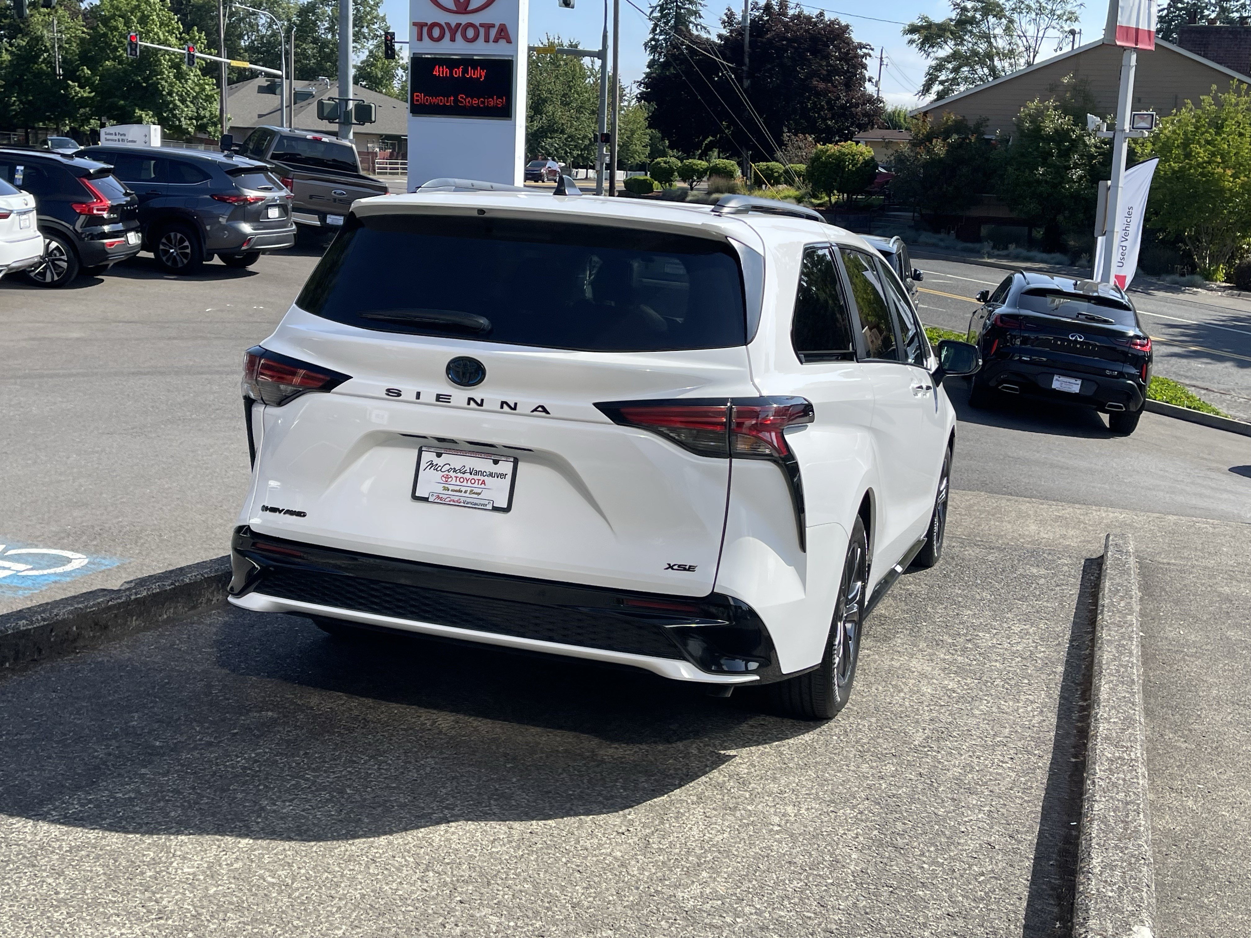 Certified 2025 Toyota Sienna XSE w/ XSE Premium Package AWD/4WD image 6