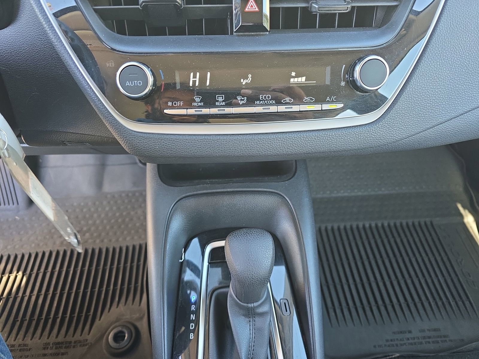 Used 2023 Toyota Corolla LE image 27