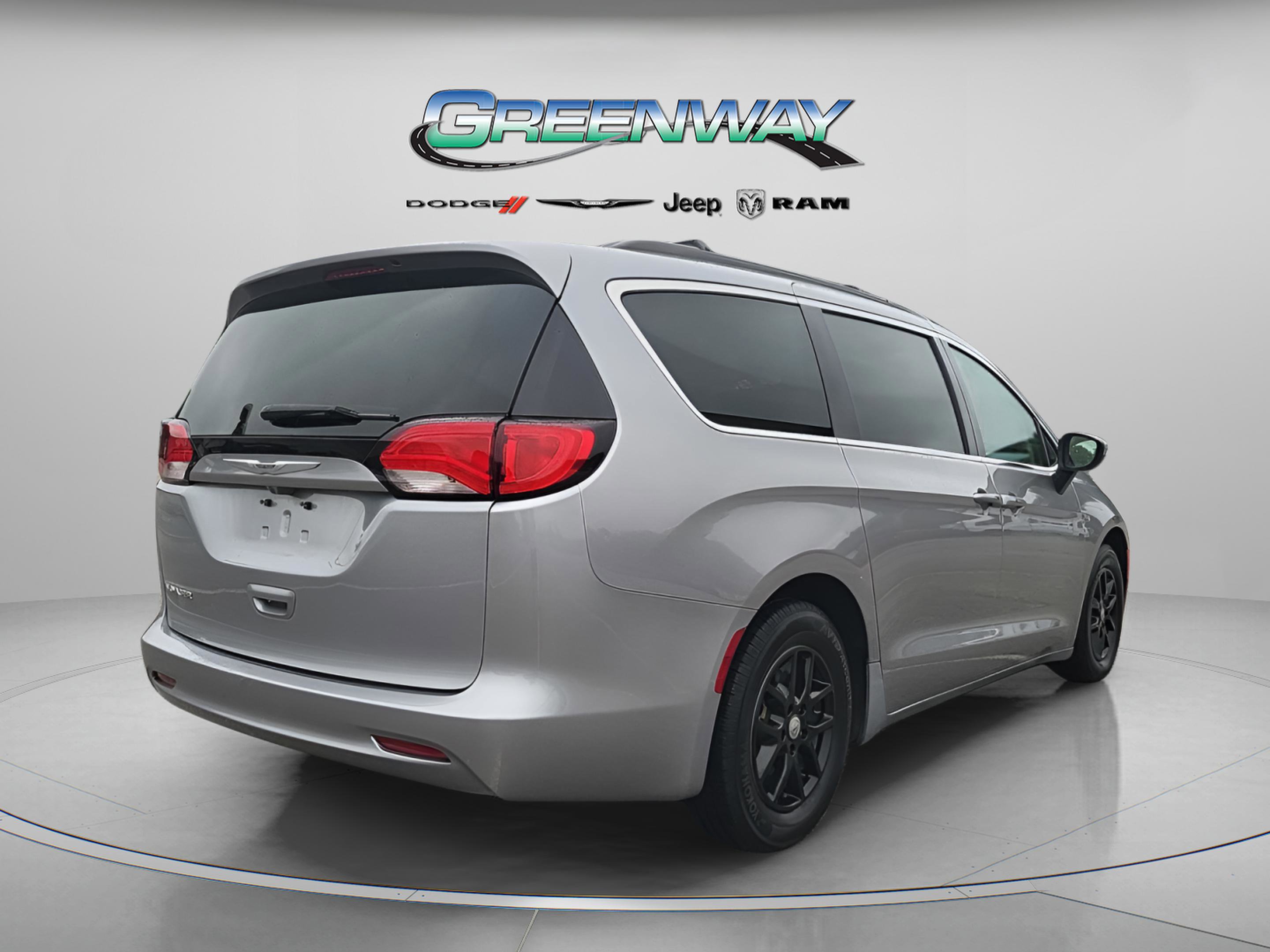 Used 2021 Chrysler Voyager Lxi image 3