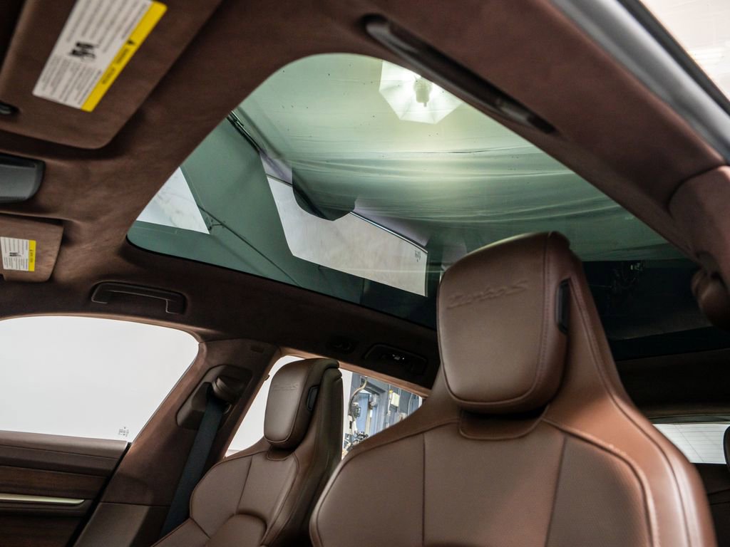 Used 2022 Porsche Taycan Turbo S image 29