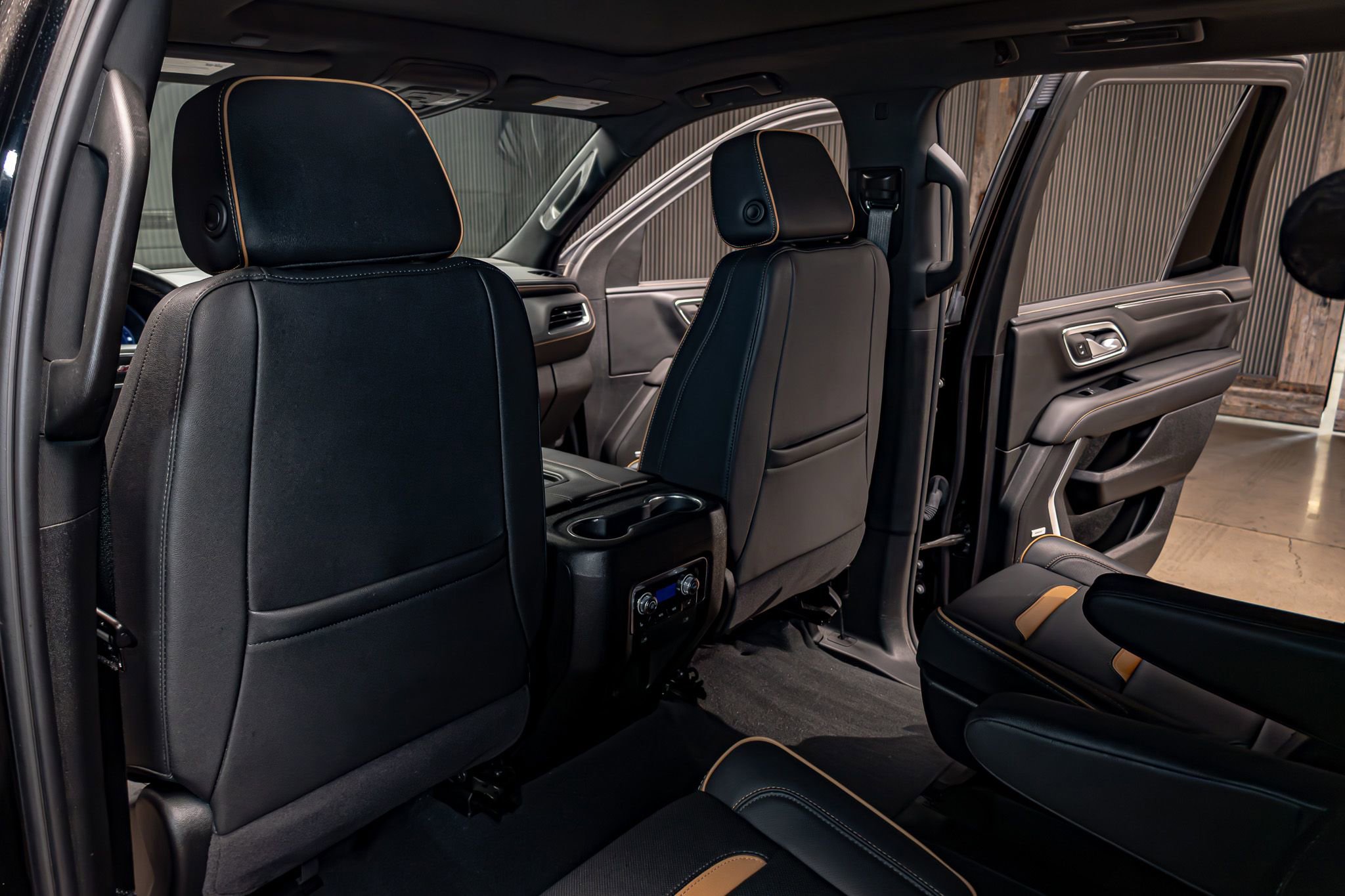 Used 2024 GMC Yukon AT4 w/ AT4 Premium Plus Package image 23