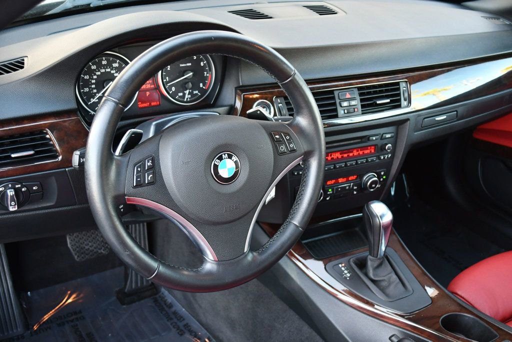 Used 2011 BMW 335i Convertible image 53