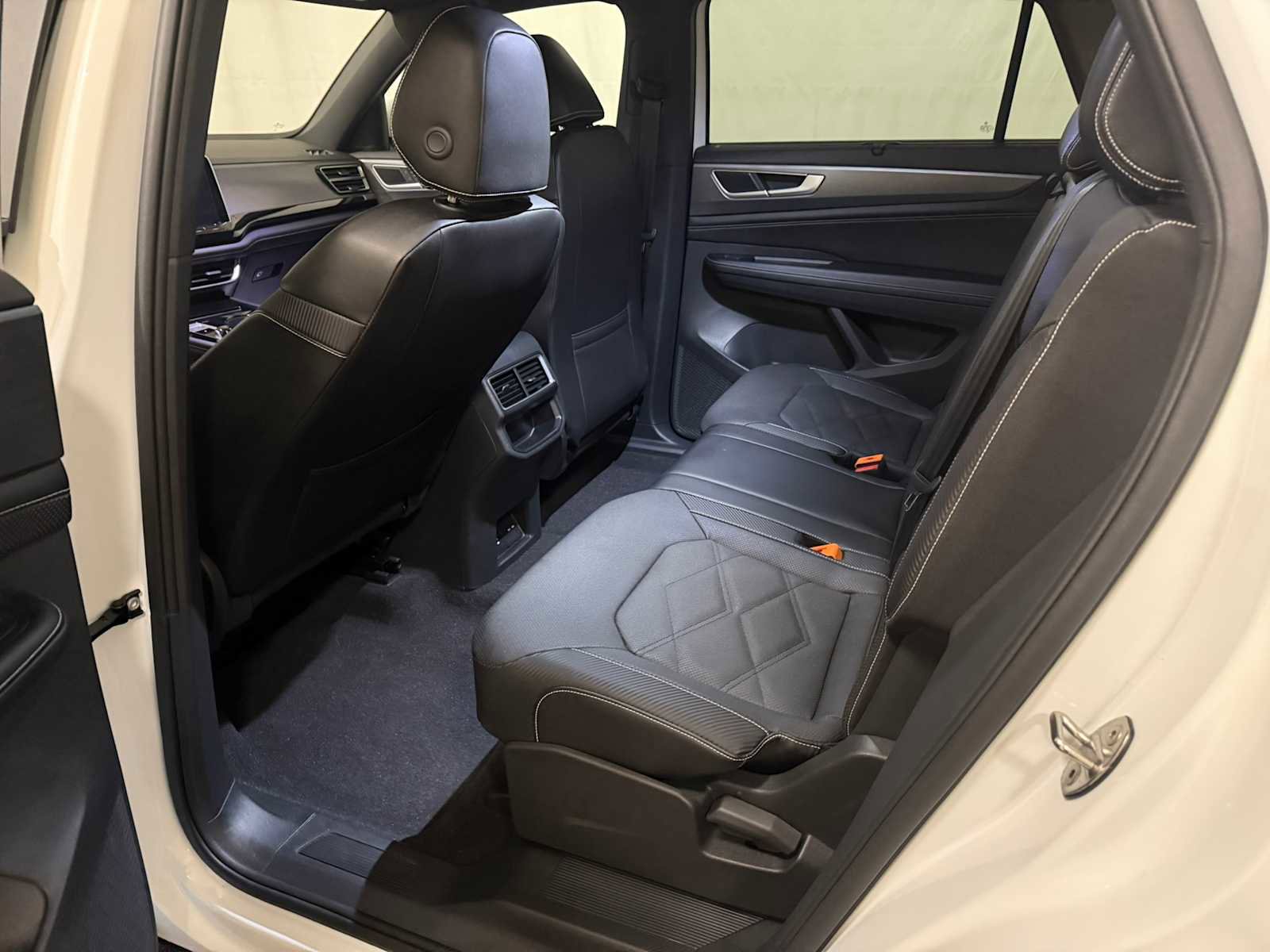 Certified 2024 Volkswagen Atlas Cross Sport SE image 22