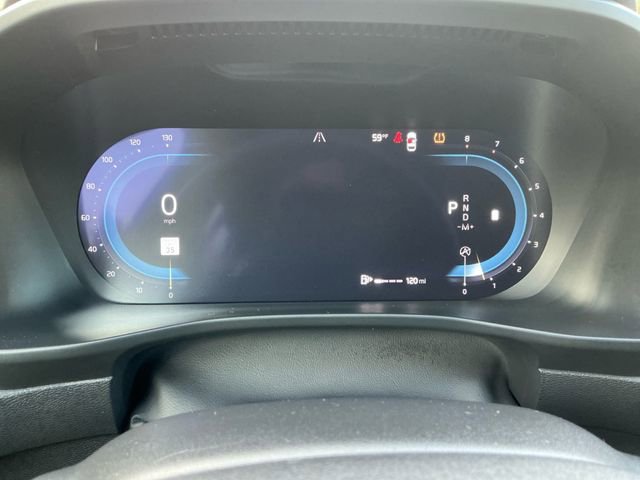 Used 2024 Volvo XC40 B5 Plus image 18