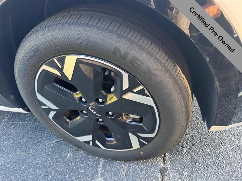 Certified 2024 Kia Niro Wave FWD image 2