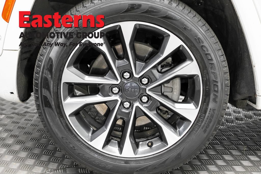 Used 2022 Jeep Grand Cherokee Overland AWD/4WD image 36