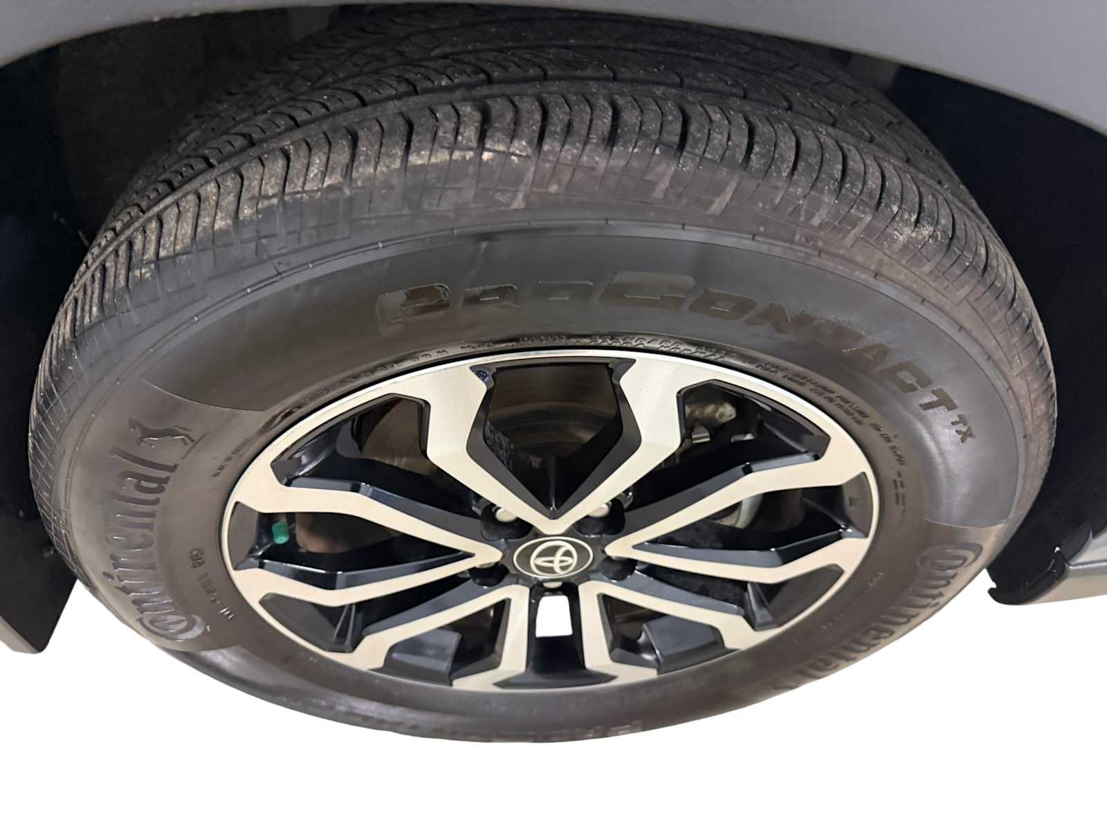 Used 2024 Toyota Corolla Cross AWD Hybrid image 12