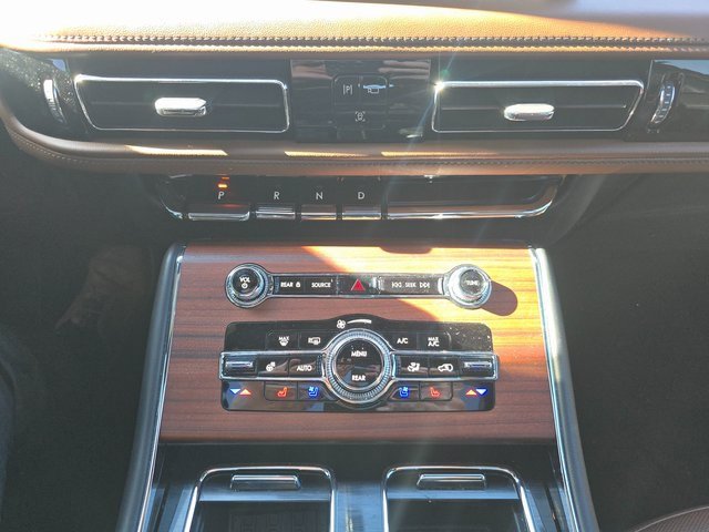 Used 2023 Lincoln Aviator Reserve w/ Equipment Group 201A image 19