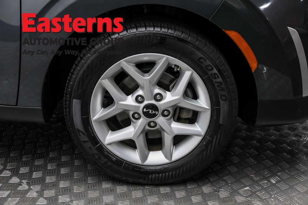 Used 2023 Kia Soul LX w/ LX Technology Package image 30