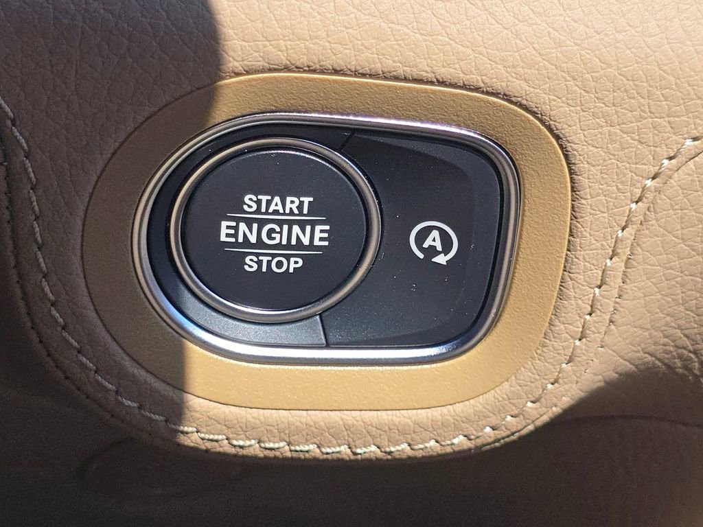 New 2026 Mercedes-Benz GLS 580 4MATIC image 40