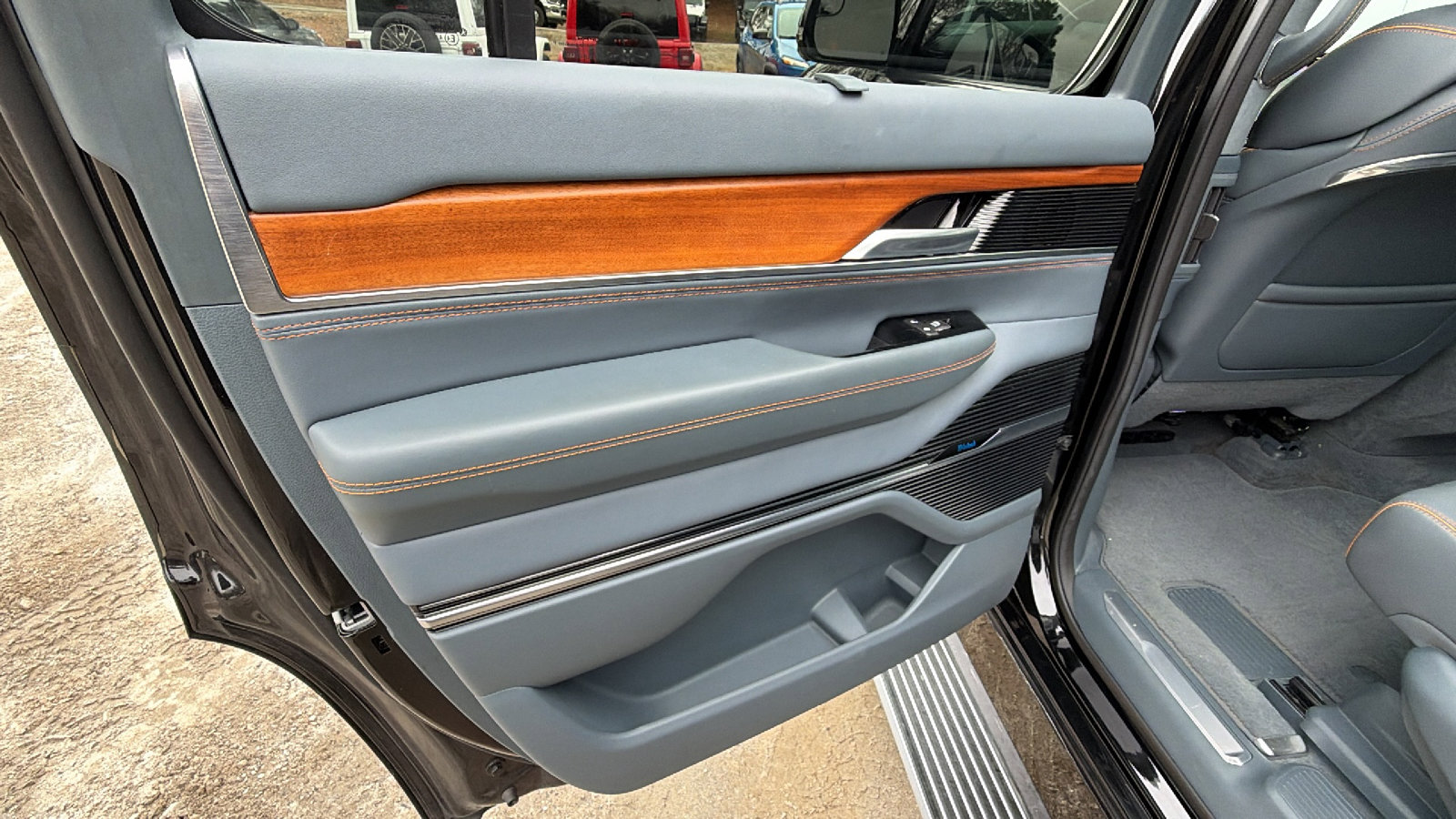 Certified 2022 Jeep Grand Wagoneer Series II image 24