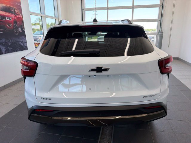 Certified 2024 Chevrolet Trax ACTIV w/ Sunroof Package FWD image 4