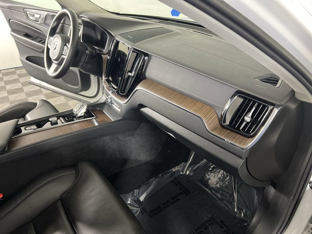 Used 2023 Volvo XC60 B6 Ultimate image 29