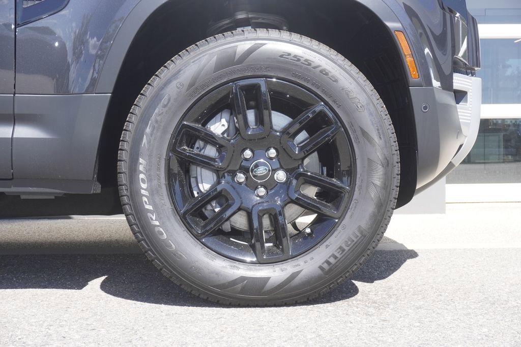 New 2025 Land Rover Defender 130 S image 34