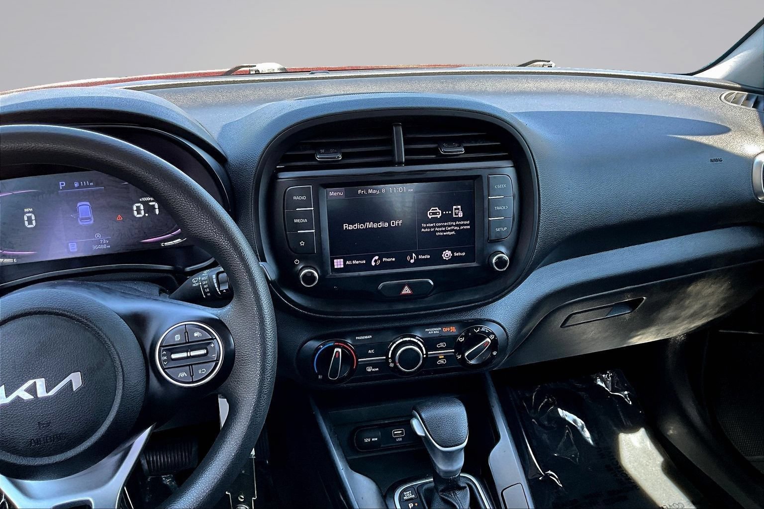 Used 2023 Kia Soul LX w/ LX Technology Package FWD image 11