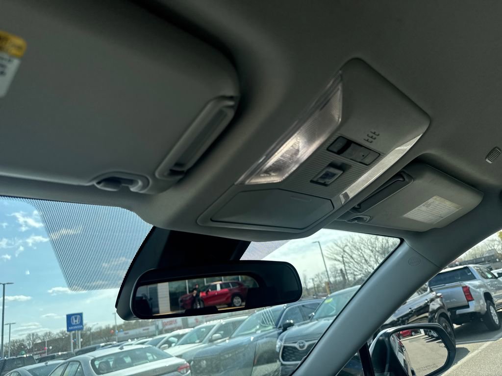 Used 2024 Toyota RAV4 XLE AWD/4WD image 28