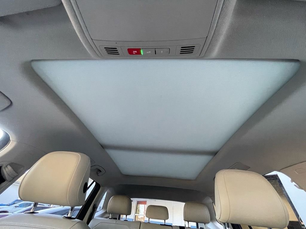 Used 2021 Volkswagen Tiguan SEL image 15