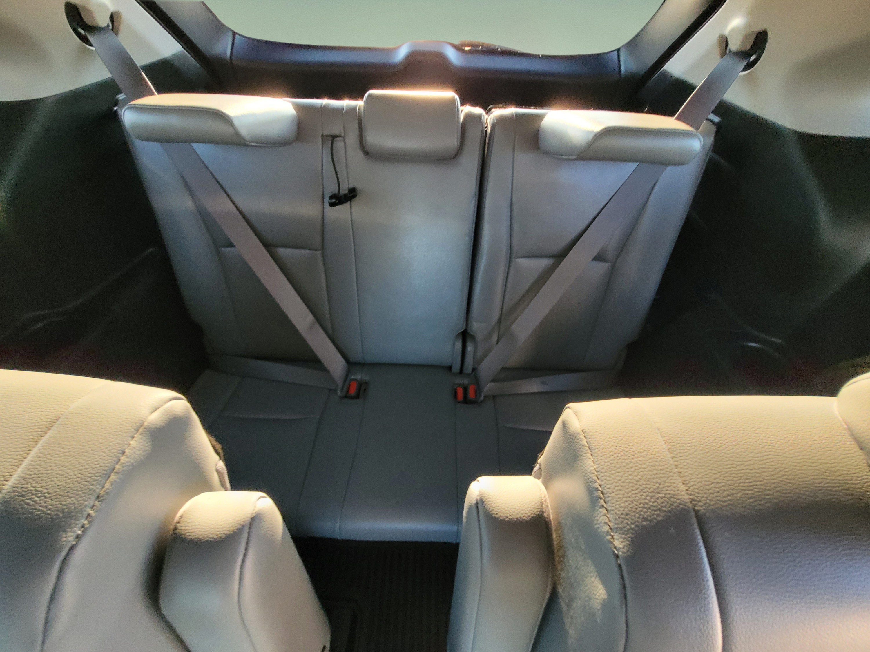 Used 2020 Toyota Highlander XLE AWD/4WD image 15