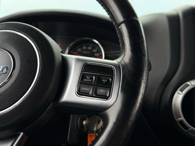 Used 2016 Jeep Wrangler Unlimited Rubicon AWD/4WD image 7