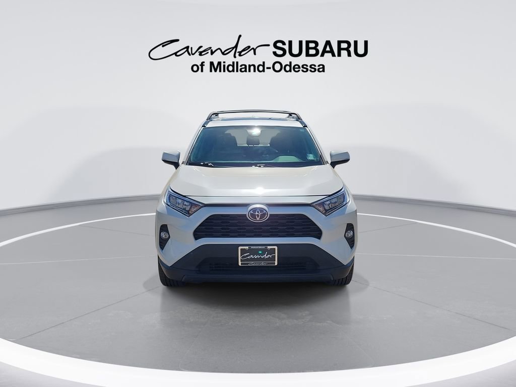 Used 2021 Toyota RAV4 XLE Premium image 3