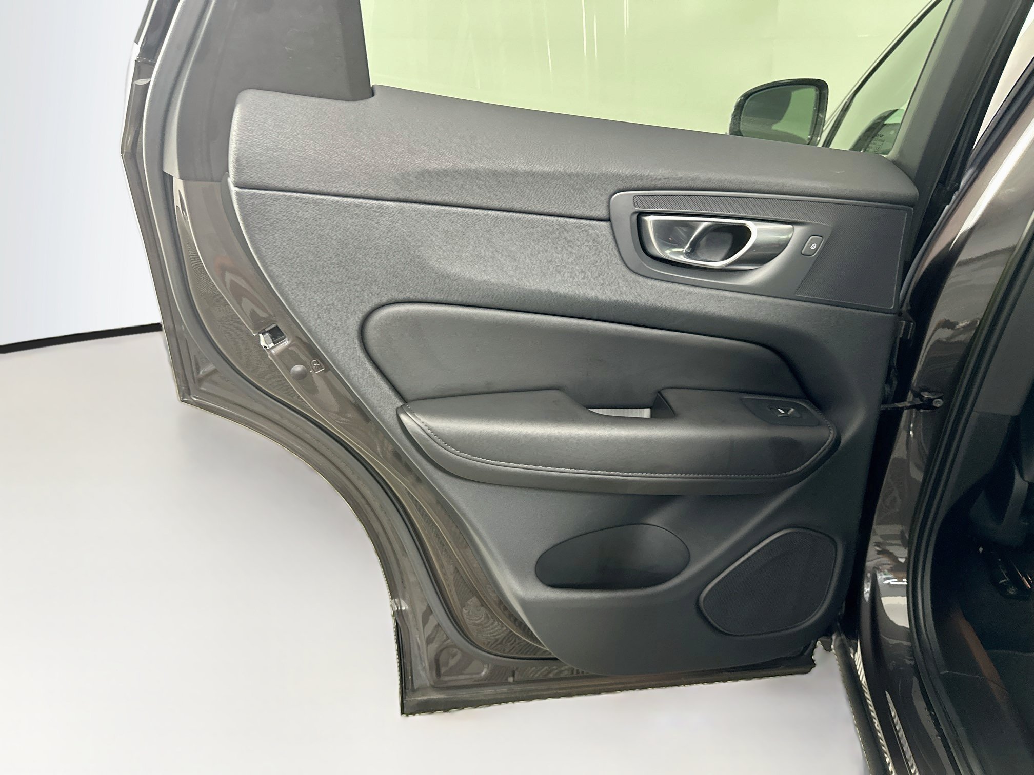 Used 2023 Volvo XC60 B5 Plus w/ Protection Package Premier FWD image 27