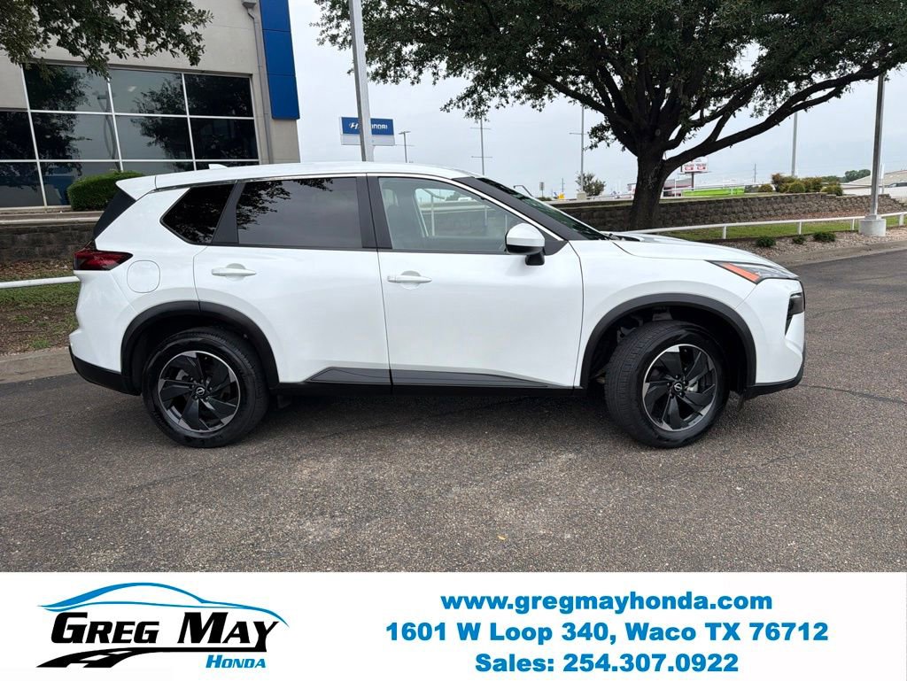 Used 2025 Nissan Rogue SV FWD image 2