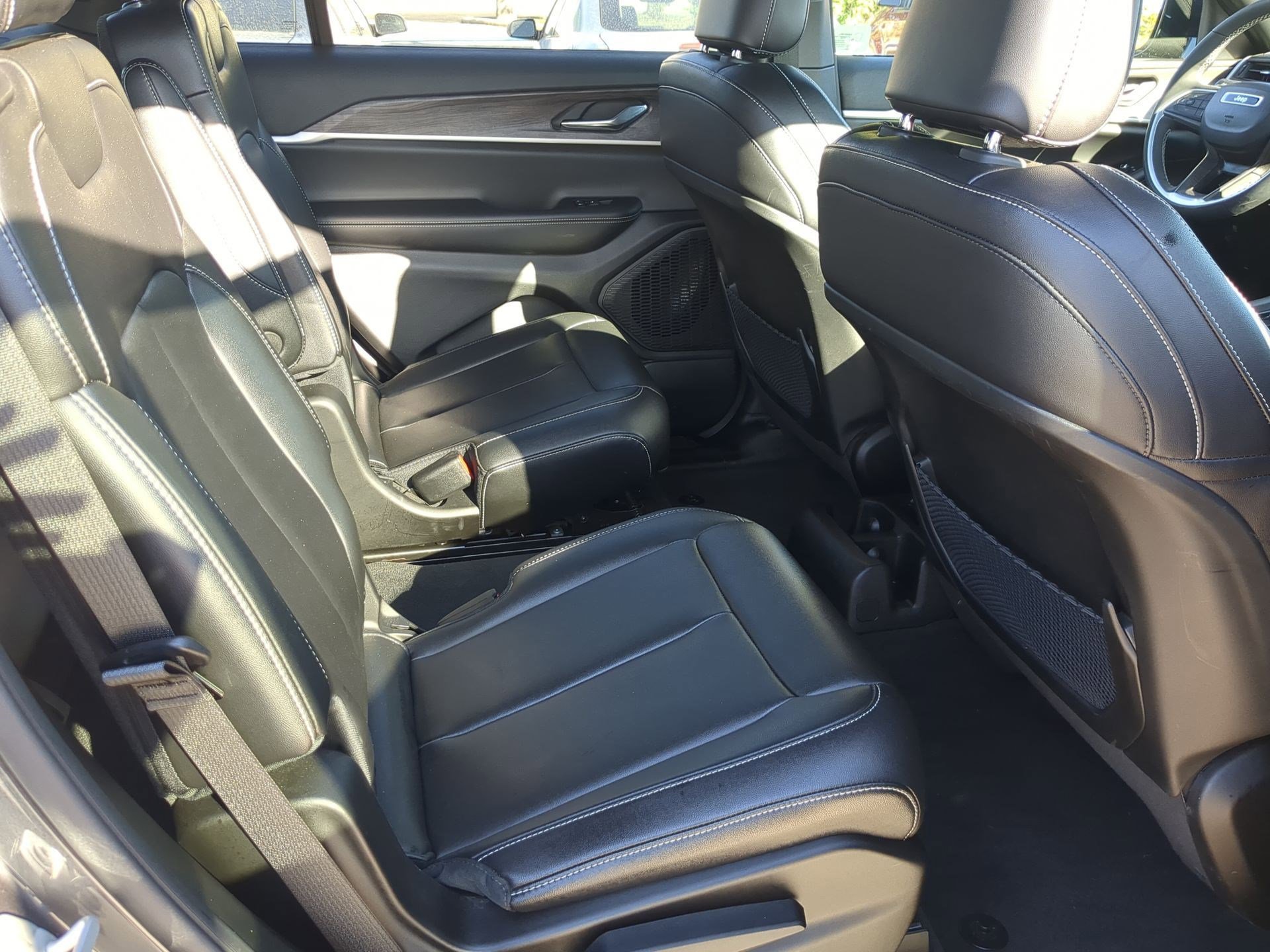 Used 2024 Jeep Grand Cherokee L Limited image 30