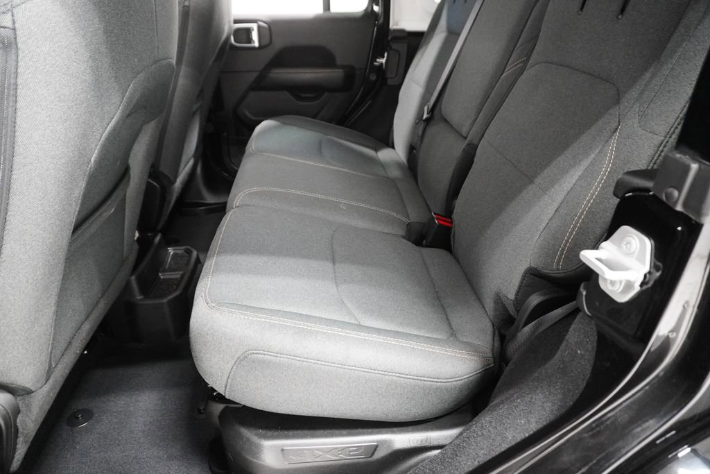 Certified 2025 Jeep Wrangler Unlimited Sahara image 17