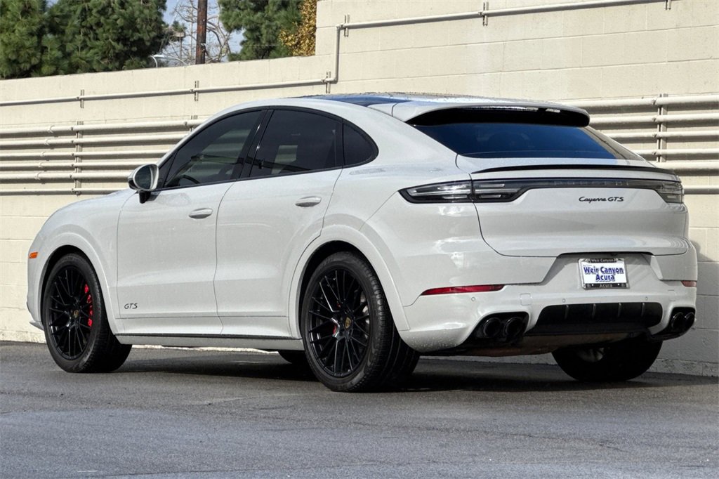 Used 2021 Porsche Cayenne GTS image 3