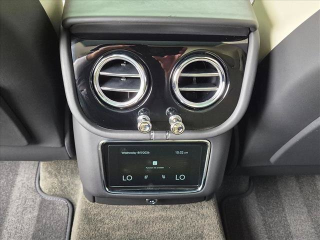 Used 2023 Bentley Bentayga AWD/4WD image 18