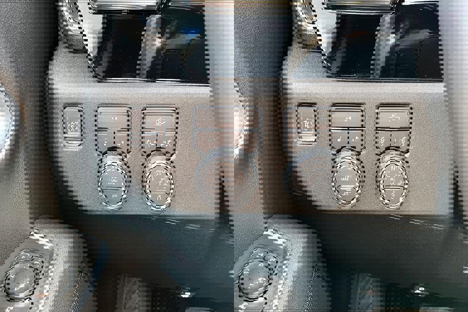 Certified 2025 Chevrolet Silverado 2500 LT w/ Convenience Package image 26