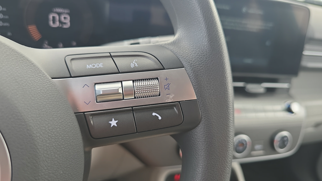 Used 2026 Hyundai Kona SE FWD image 24
