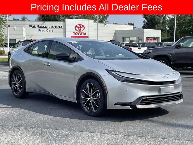 Used 2024 Toyota Prius XLE FWD image 7
