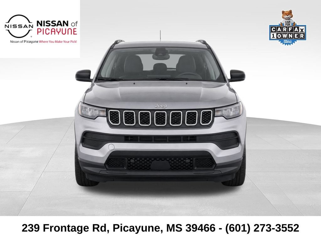 Used 2023 Jeep Compass Sport AWD/4WD image 3