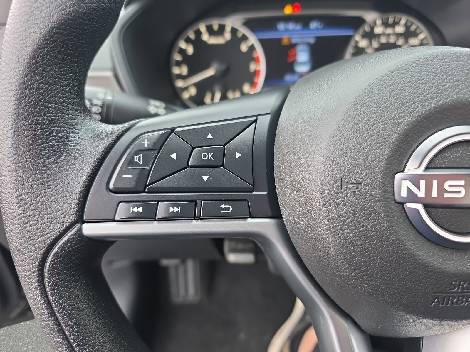 Used 2024 Nissan Altima 2.5 SV image 16