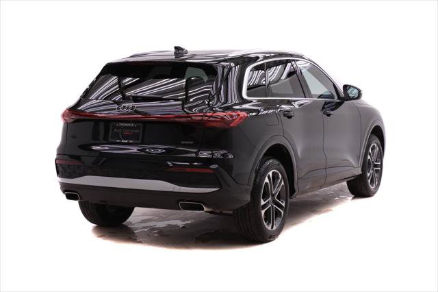 Certified 2025 Audi Q5 Premium w/ Convenience Package image 4