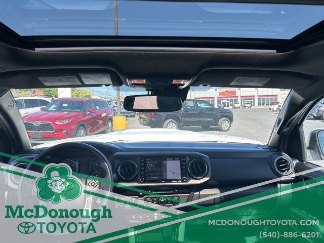 Used 2020 Toyota Tacoma TRD Sport w/ TRD Premium Sport Package image 4