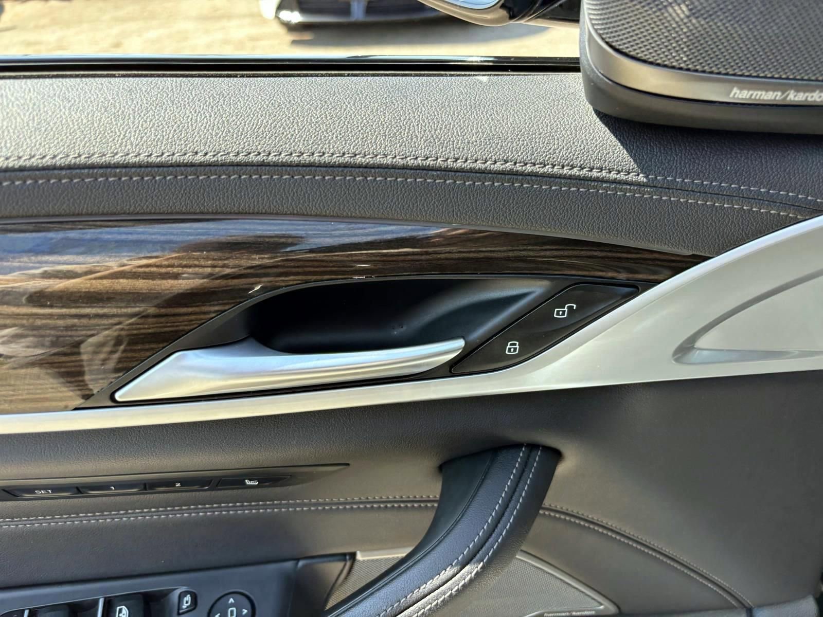 Used 2021 BMW M550i xDrive w/ Dynamic Handling Package image 12