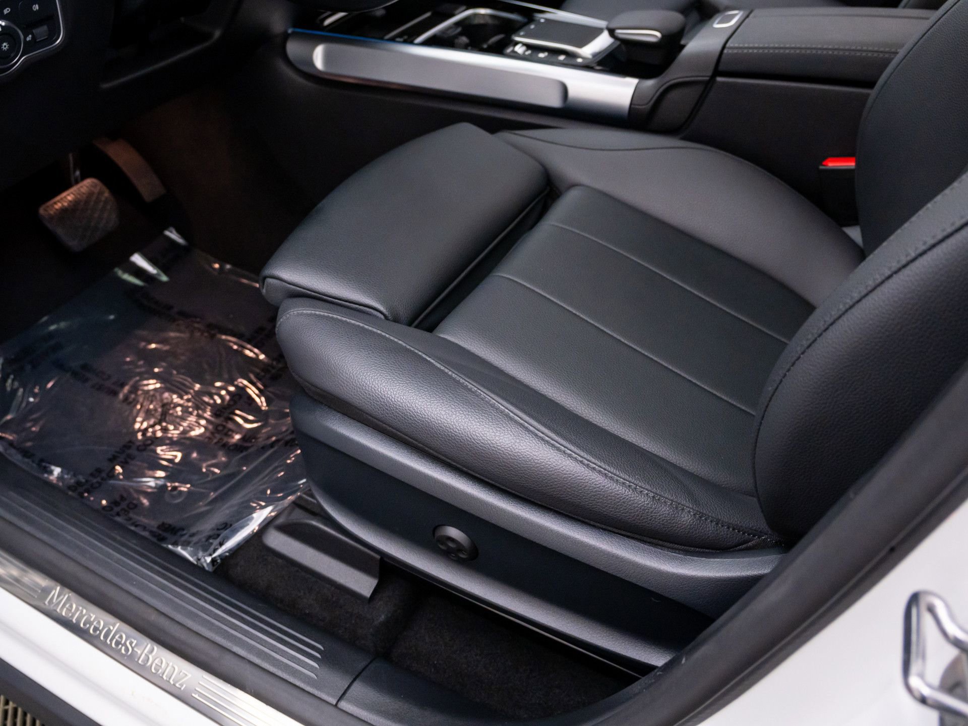 Used 2023 Mercedes-Benz EQB 300 4MATIC image 16