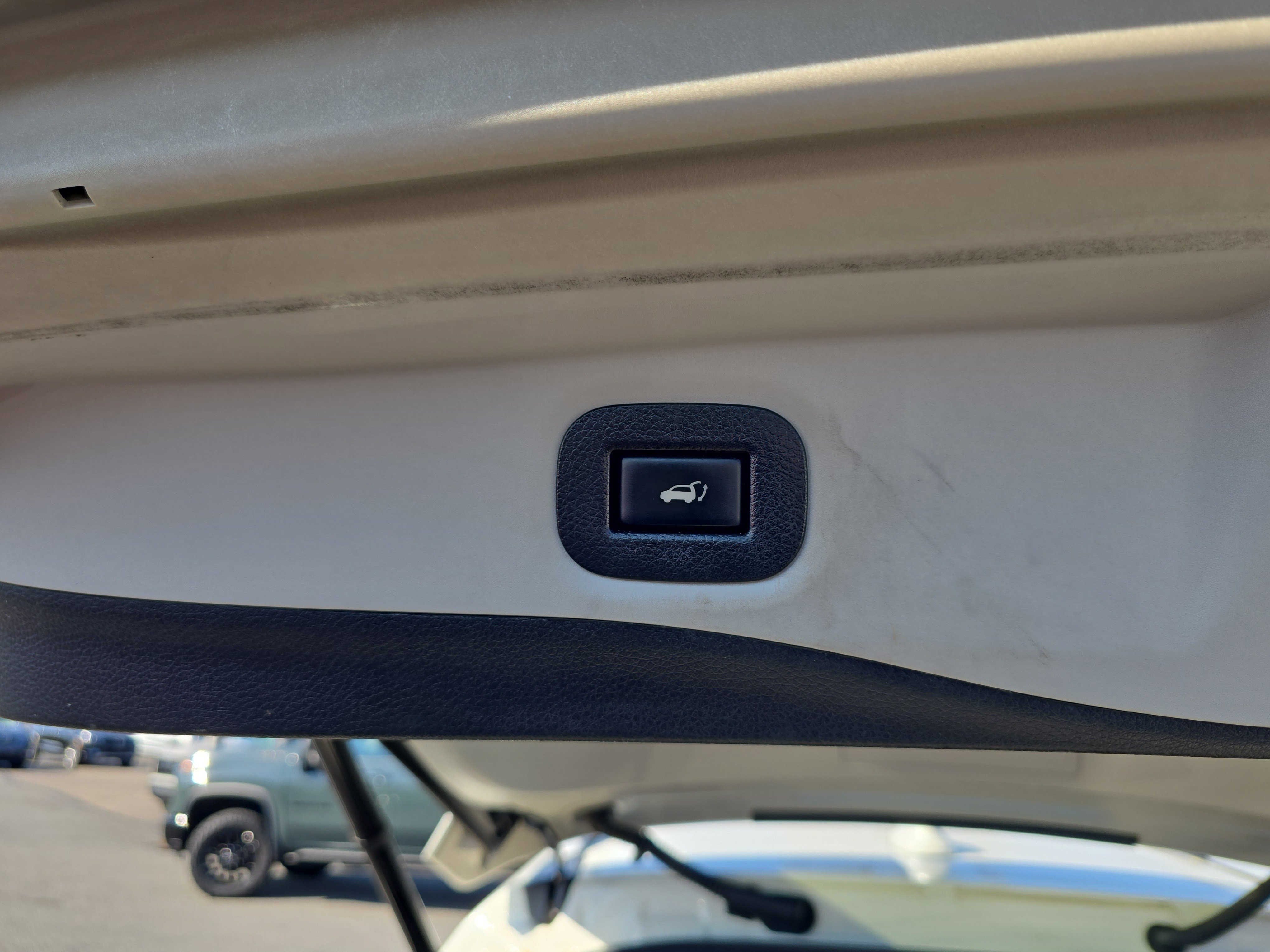 Used 2020 Nissan Rogue SV image 6