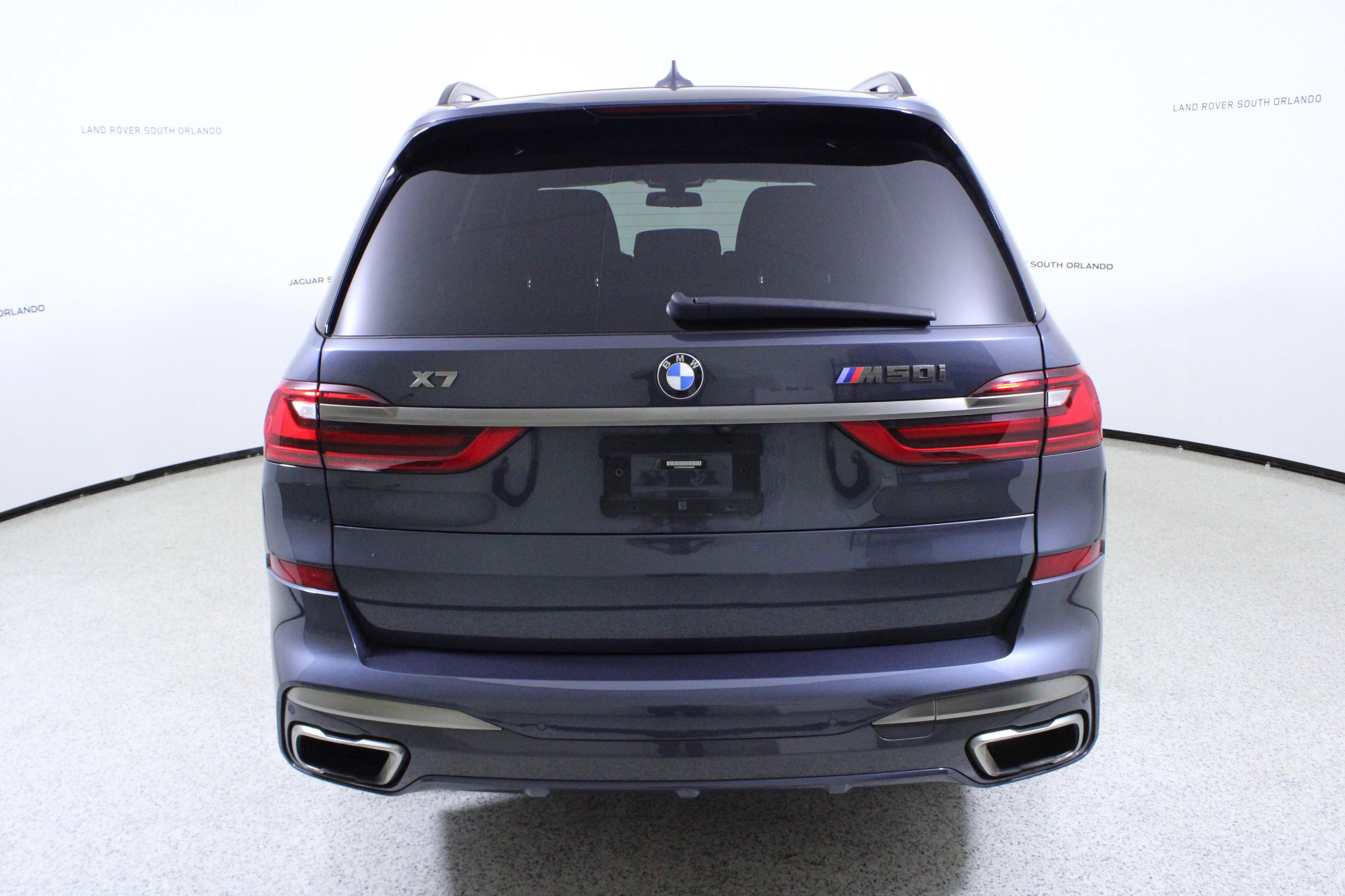 Used 2022 BMW X7 M50i image 6