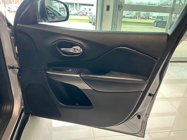 Used 2020 Jeep Cherokee Limited AWD/4WD image 26