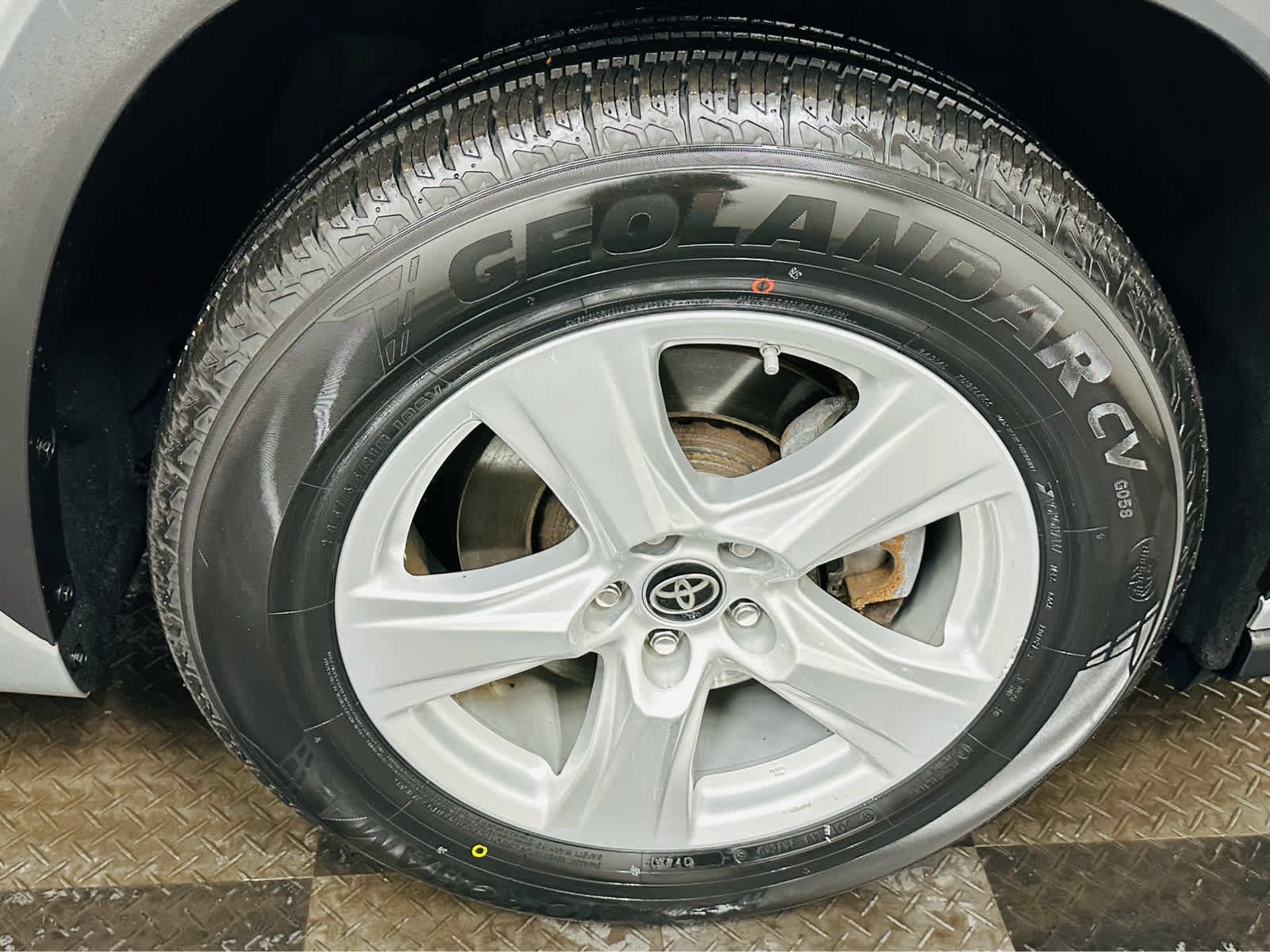 Certified 2023 Toyota Highlander LE image 28