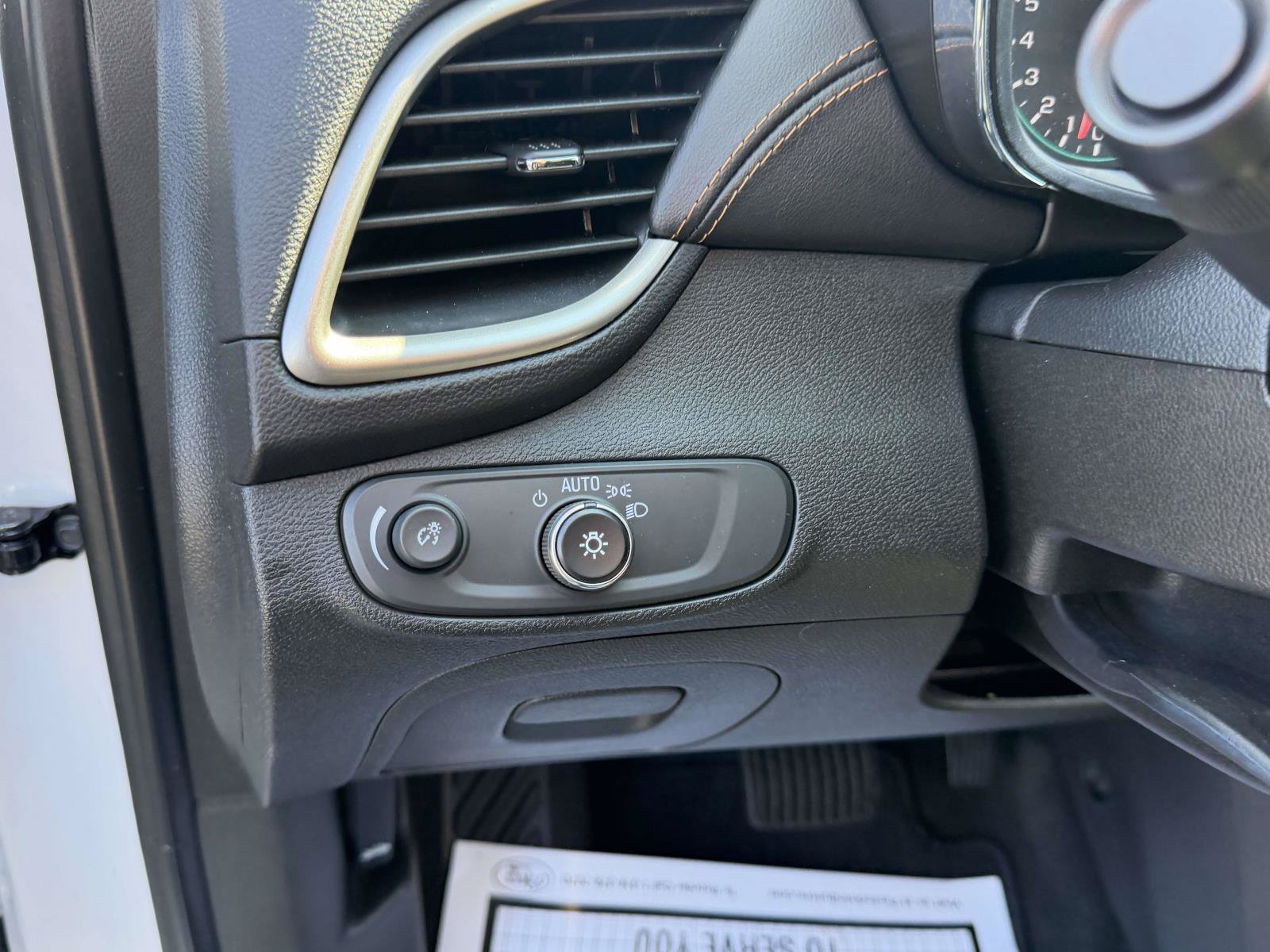 Certified 2020 Chevrolet Trax LT FWD image 17
