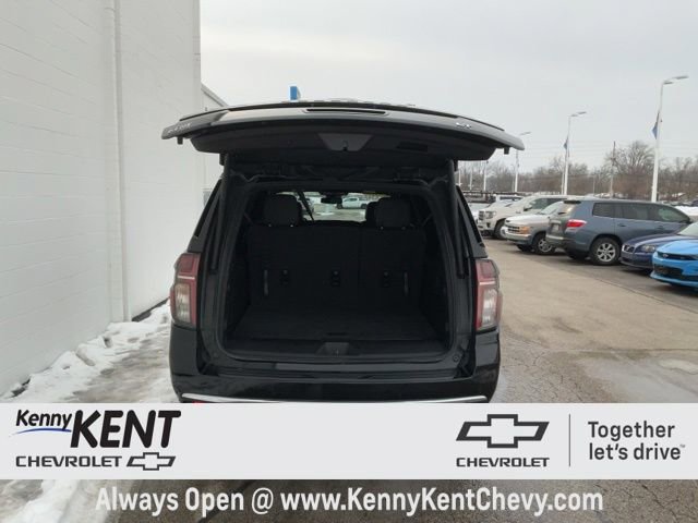 Used 2024 Chevrolet Suburban LT image 8