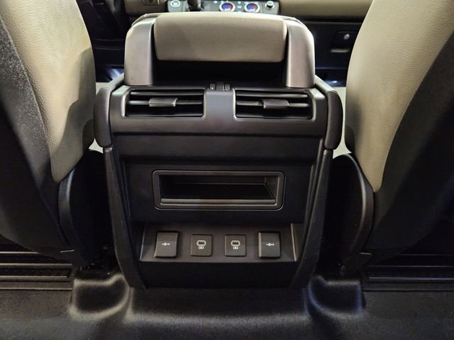 Used 2022 Land Rover Defender 110 S image 31