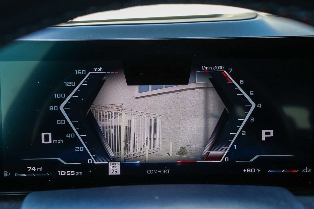 Used 2024 BMW X7 M60i image 25