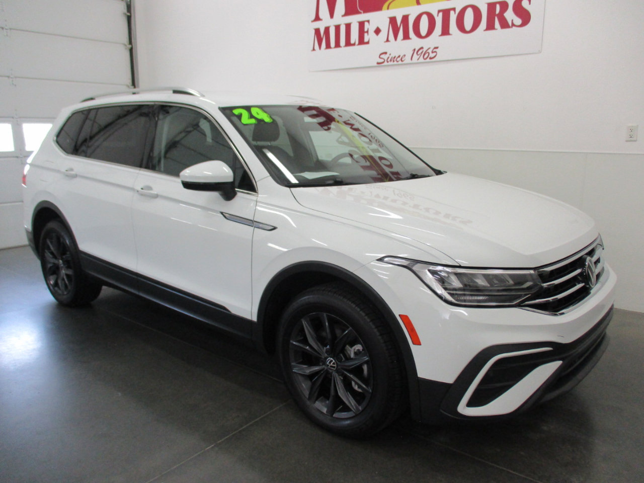 Used 2024 Volkswagen Tiguan SE image 1