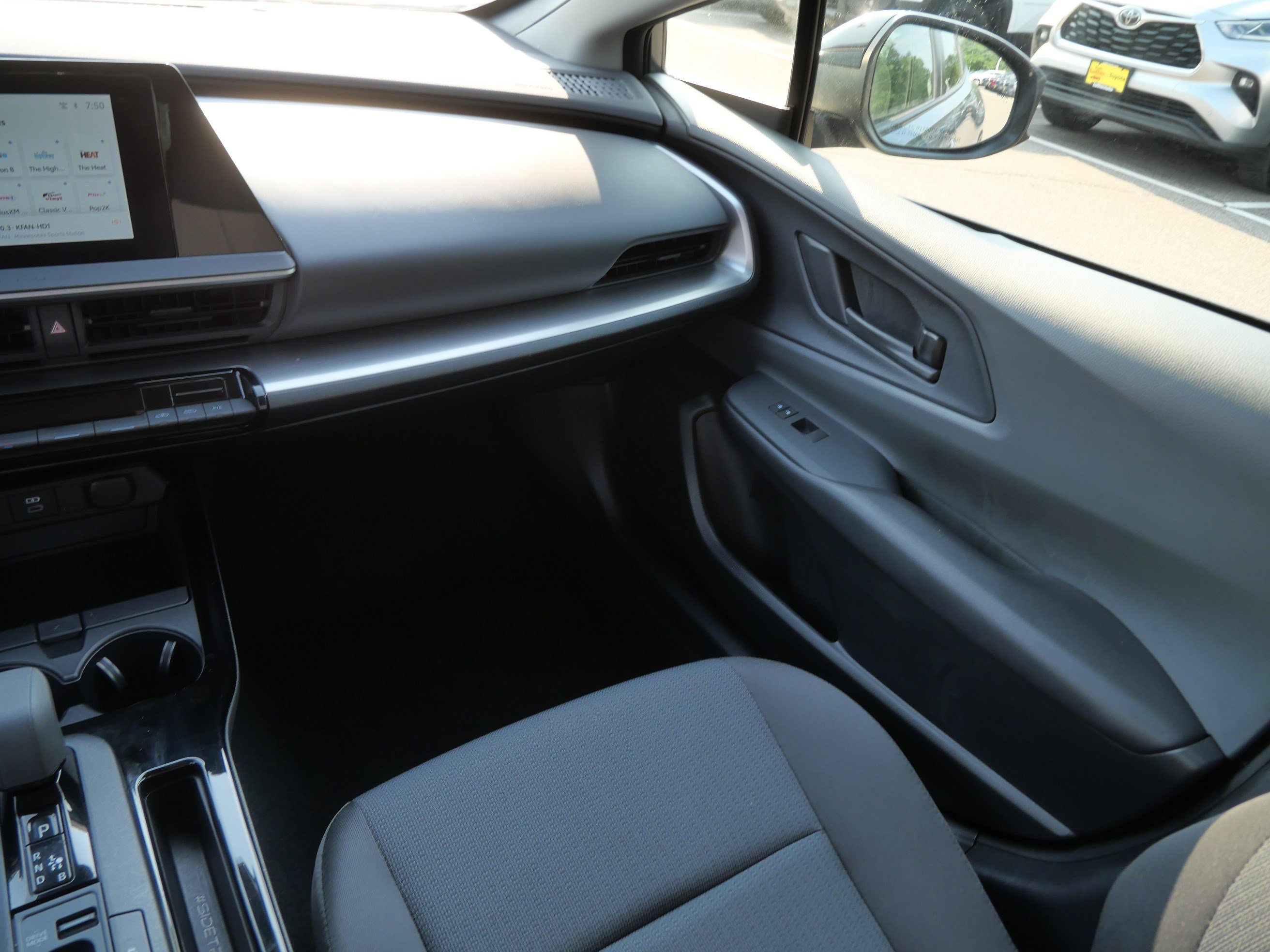 Certified 2025 Toyota Prius LE FWD image 12
