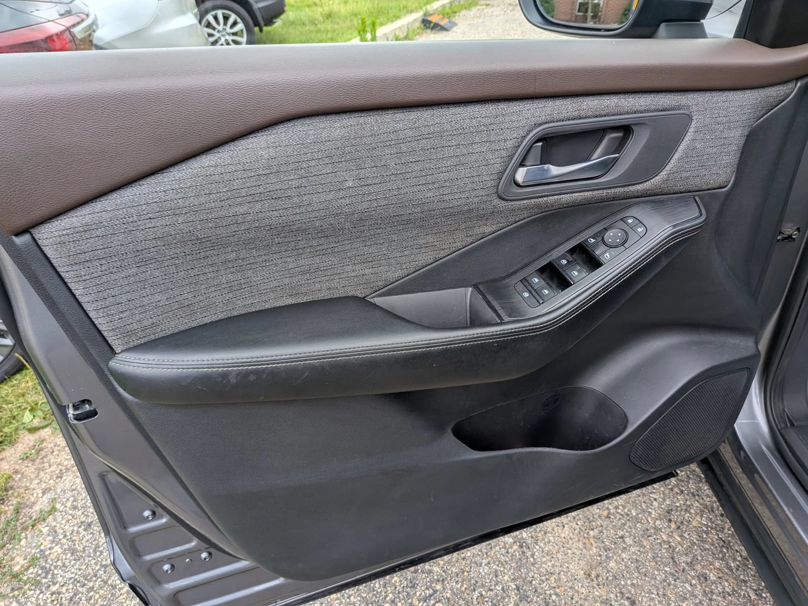 Used 2023 Nissan Rogue SV AWD/4WD image 23